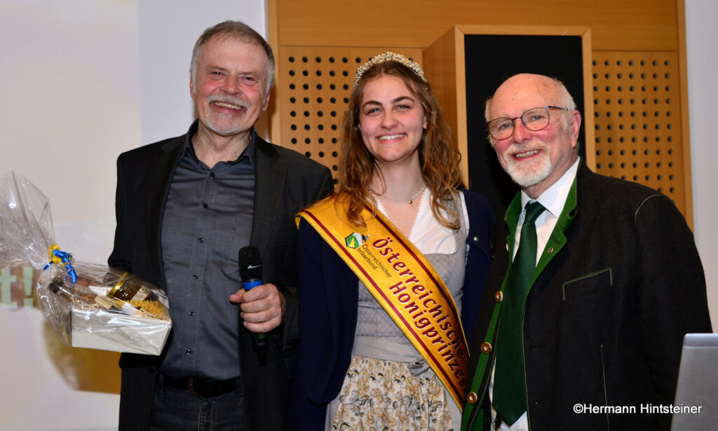 DI Klaus Körber, Honigprinzessin Theresa I. und Präs. J. Niklas